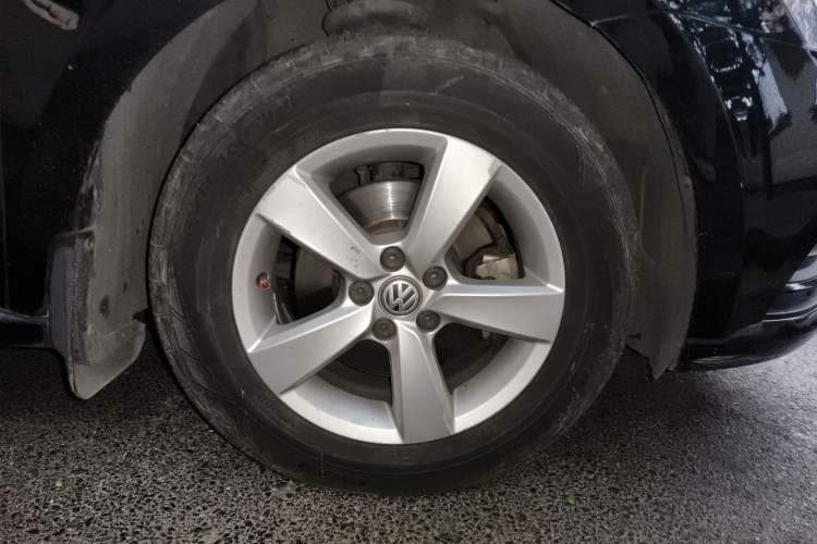 Used Volkswagen Lavida 2015 1.6L Manual Fashion Edition