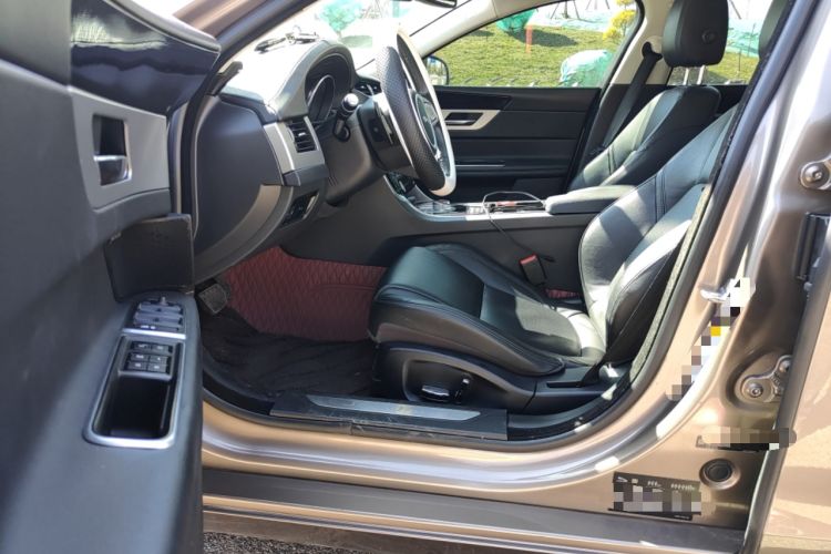 Used Jaguar XF 2016 XF 2.0T Two-Wheel-Drive Luxury Edition
