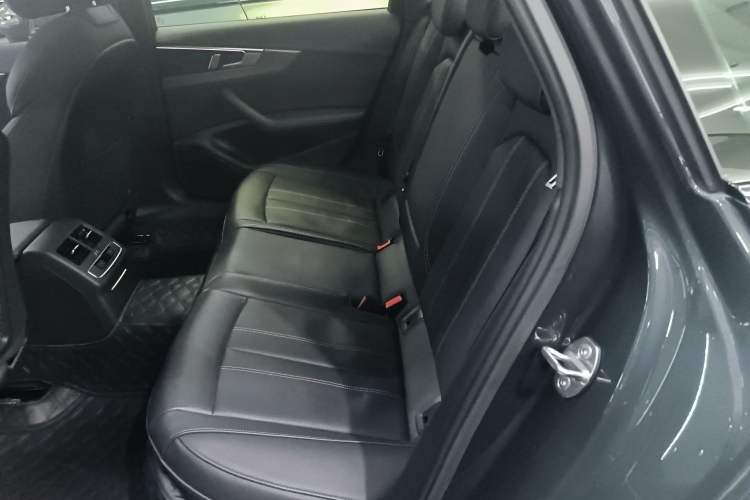 Used Audi A4L 2024 40 TFSI Luxury Dynamic Edition