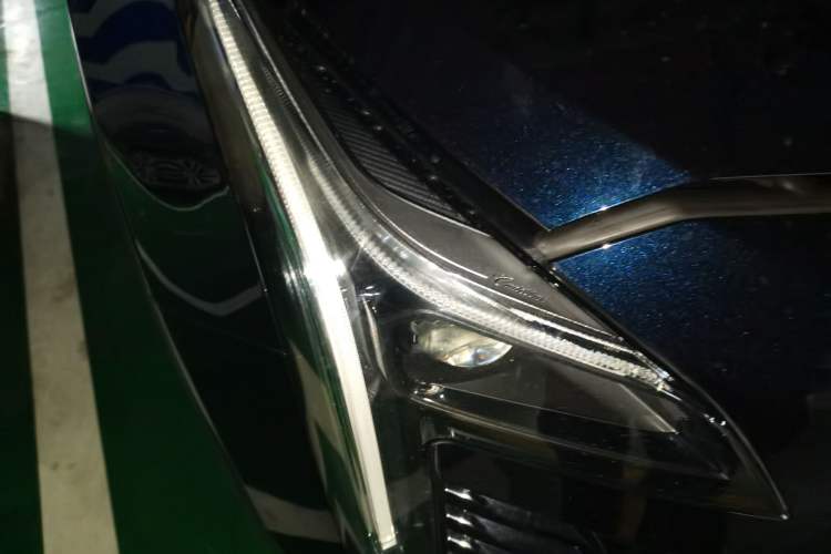 Used Cadillac XT4 2021 28T Two-Wheel Drive Leading Version
