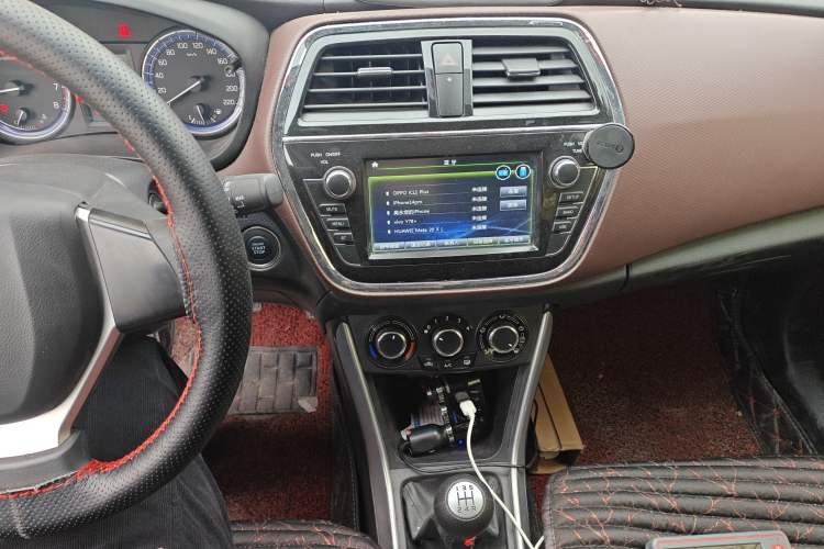 Used Suzuki Vitara S-Cross 2017 1.6L Manual Two-Wheel Drive Urban Fashion Model
