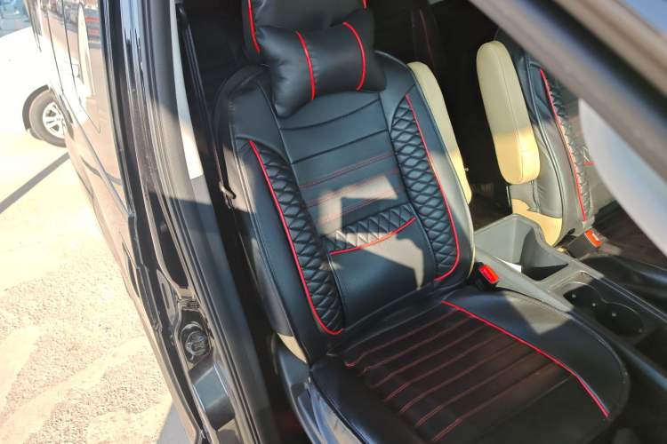 Used JAC Refine M3 2025 PLUS 1.8L Manual Smart Connect Version 7/8 Seats
