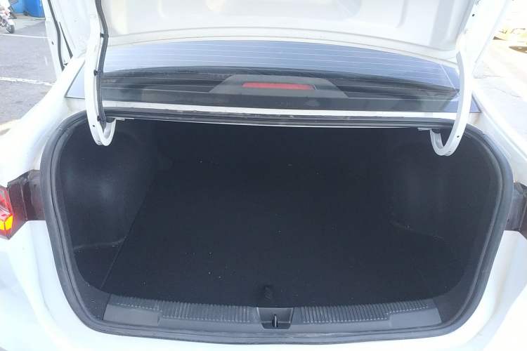 Used Roewe i5 2023 1.5L Manual Comfort Edition