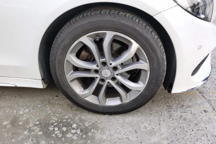 Used Mercedes-Benz C-Class 2016 C 180 L Sport Edition Right Front Wheel Hub