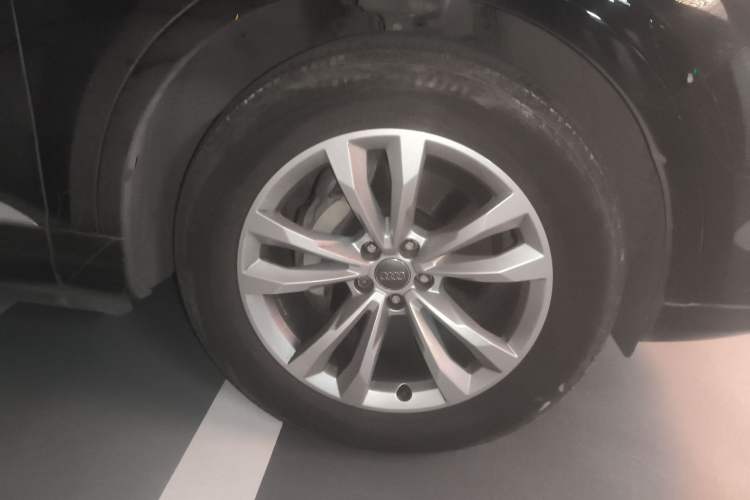 Used Audi Q7 2018 40 TFSI Comfort Model