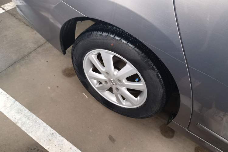 Used Nissan Sylphy 2012 Classic 1.6XE Manual Comfort Edition Right Rear Wheel Hub