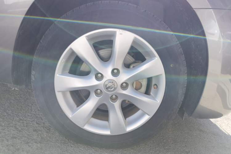 Used Nissan Tiida 2011 1.6L Manual Smart Version
