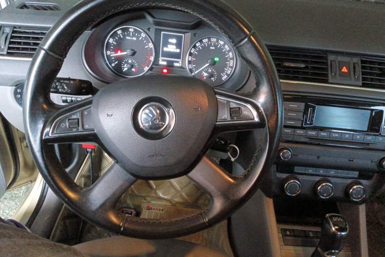 Used Skoda Octavia 2015 1.4TSI DSG Yijun Edition Instrument Cluster