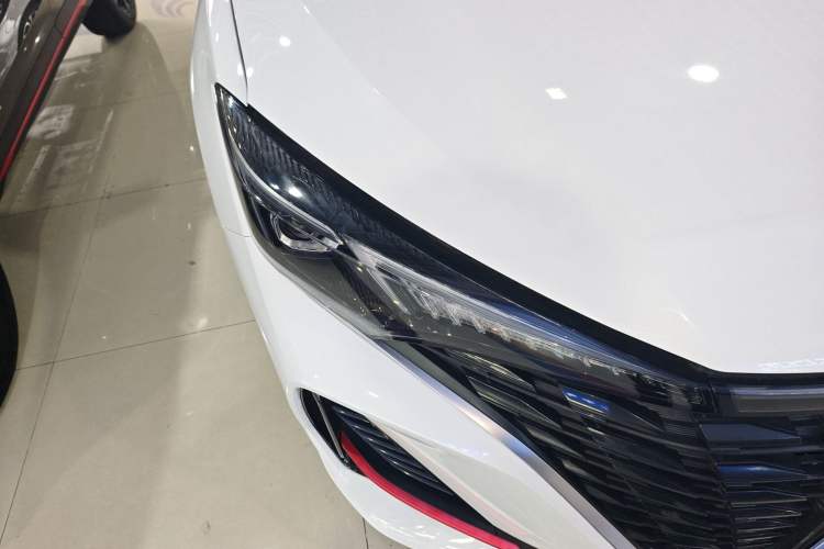 Used CHANGAN Eado 2023 Changan Edition PLUS Blue Whale NE 1.4T GDI DCT Prestige Version Right Front Headlight