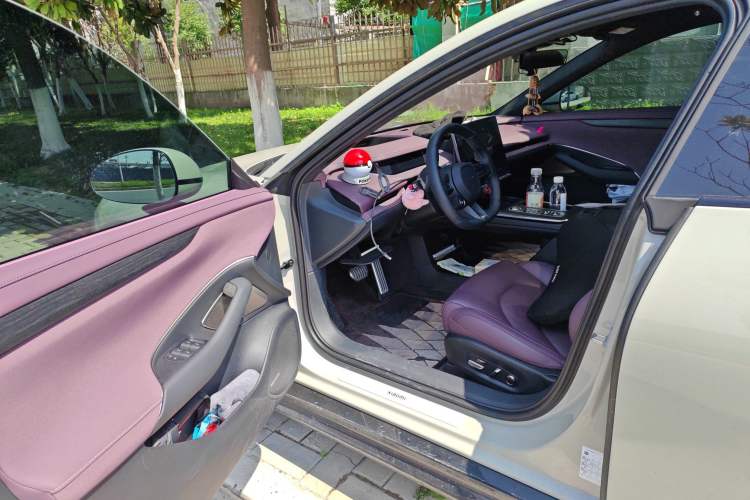 Used Xiaomi Auto SU7 2024 Four-Wheel Drive Ultra-Long Range Advanced Intelligent Driving Max Edition