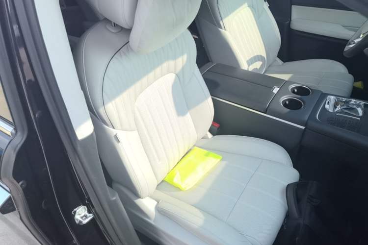 Used VOYAH Dream 2025 EV Four-Wheel Drive Prestige Qiankun Edition