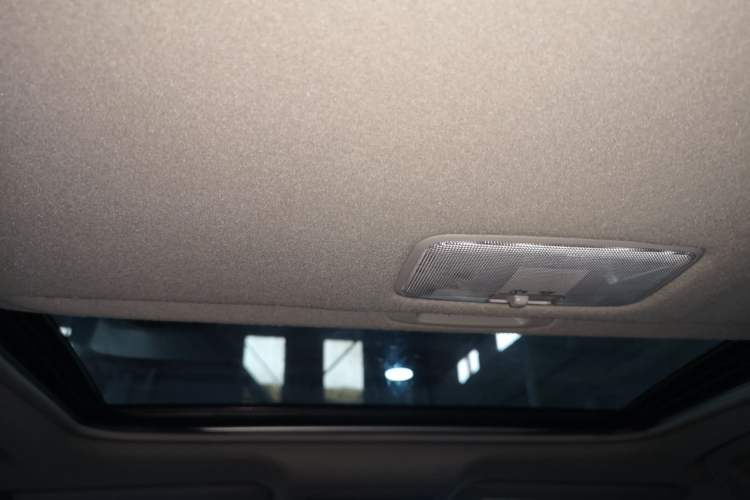 Used Toyota Levin 2017 Revised 185T CVT Elite Edition China V Standard Headliner