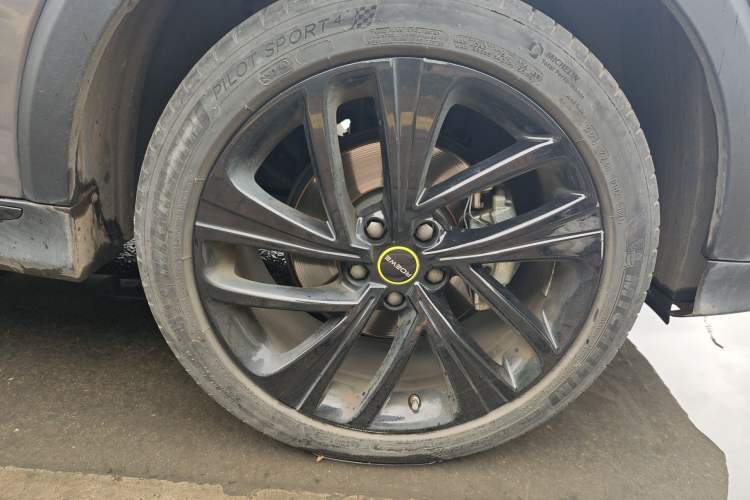 Used Roewe RX5 2020 PLUS 300TGI Automatic Ali National Style Ronglin Edition Right Front Wheel Hub