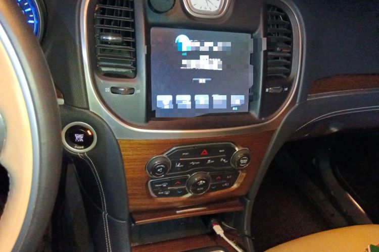 Used Chrysler 300C 2014 3.0L Excellence Edition