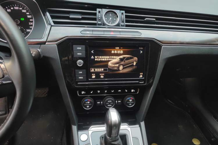 Used Volkswagen Magotan 2019 330TSI DSG Luxury Model China V Standard Audio And AC Panel