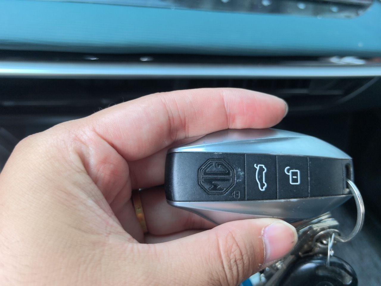 MG 7 2025 2.0T 405 AT Luxury Edition — снимка 20
