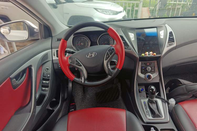 Used Hyundai Elantra (5th Generation / Langdong) 2016 1.6L Automatic Smart Version Steering Wheel