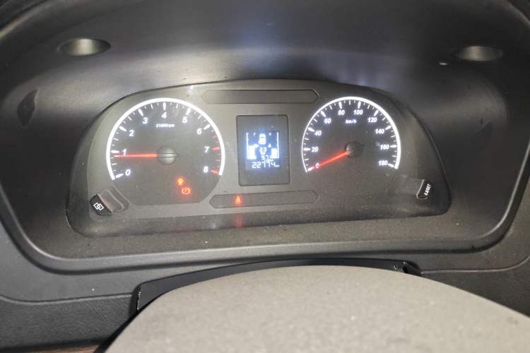 Used FORTHING Lingzhi PLUS 2021 Travel Edition 2.0L Manual Luxury 7-Seater
