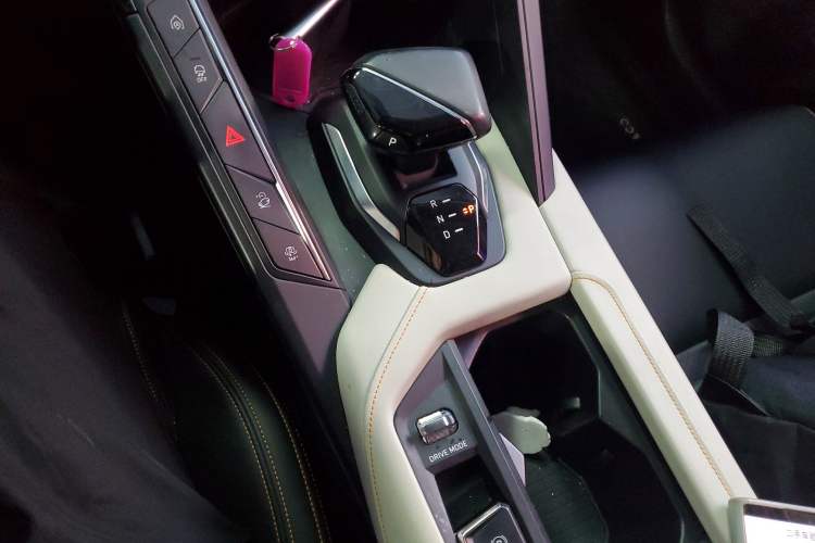 Used Lynk & Co 06 EM-P 2020 PHEV Plus Gear Lever