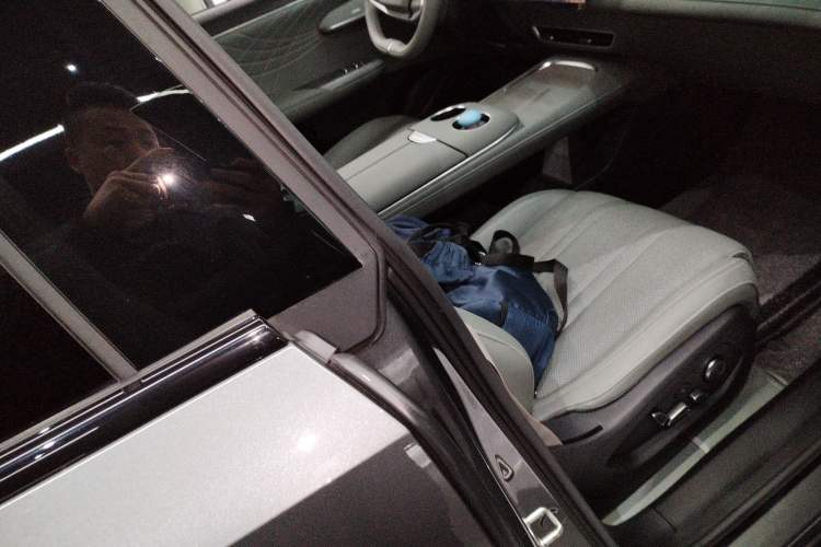 Used Deepal S07 2024 215Max Qiankun Intelligent Driving ADS SE Range-Extended Version Right Front Seat