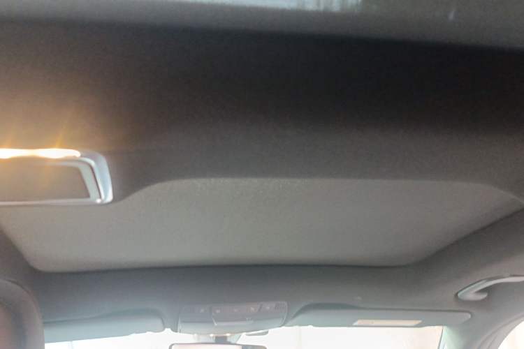 Used Mercedes-Benz GLC 2022 Refreshed GLC 260 L 4MATIC Dynamic Edition Headliner