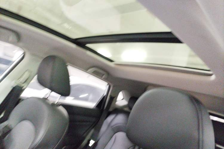 Used Haval H2 2018 Chuanxiang Edition Red Badge 1.5T Dual-Clutch Two-Wheel Drive Fashionable Model