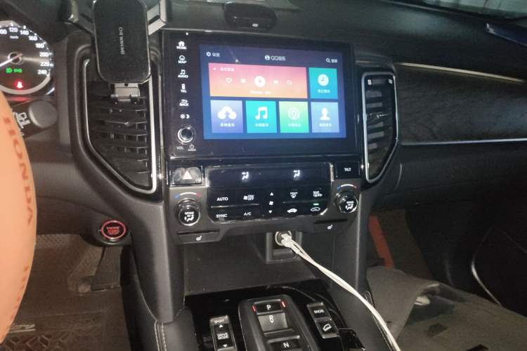 Used Honda UR-V 2020 370TURBO Two-Wheel Drive Luxury Edition Audio And AC Panel