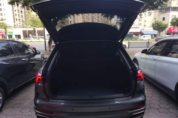 Used Audi Q3 2019 35 TFSI Advanced Dynamic Edition
