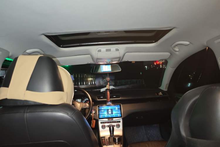 Used Volkswagen Magotan 2013 1.8TSI Luxury Model Headliner