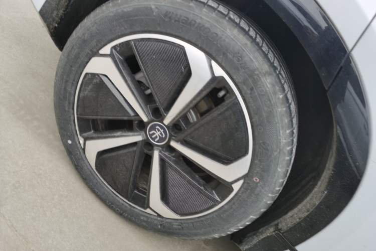 Used BYD Song L EV 2024 662 km Excellence Version