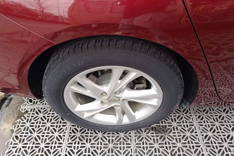 Used Buick Regal 2020 552T Elite Edition Right Rear Wheel Hub