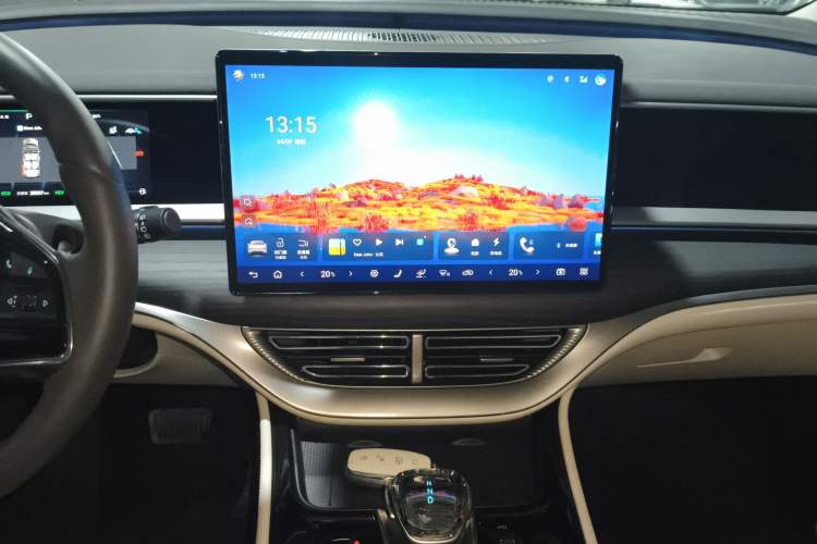 Used Denza D9 2024 DM-i 980 Four-Wheel Drive Prestige Model Audio And AC Panel