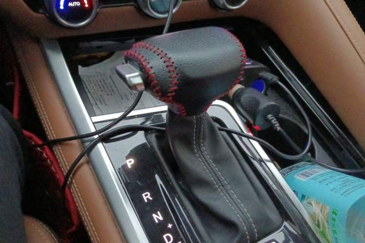 Used CHANGAN CS95 2021 2.0T Two-Wheel Drive Luxury Version Gear Lever