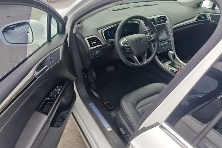 Used Ford Mondeo 2013 2.0L GTDi 200 Luxury Model