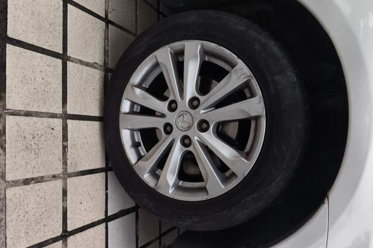 Used Mazda 6 2015 2.0L Automatic Classic Version Right Front Wheel Hub