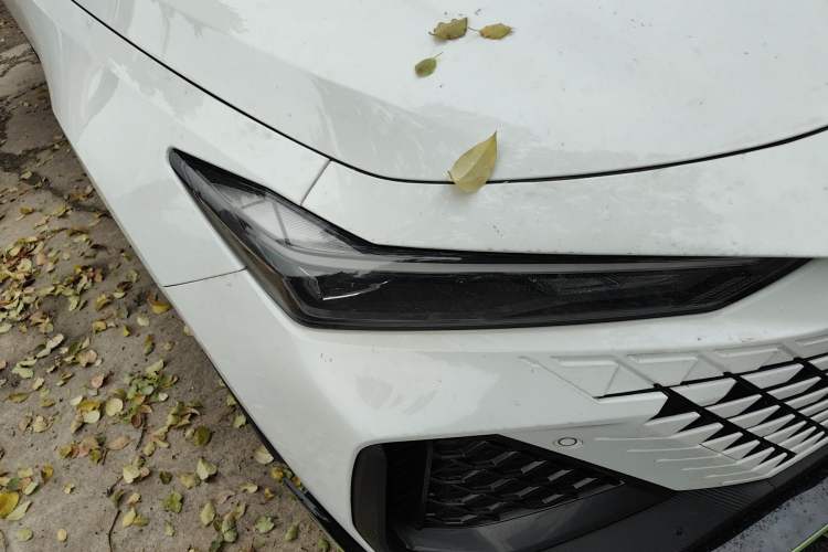 Used CHANGAN UNI-V 2022 2.0T Leading-Speed Edition
