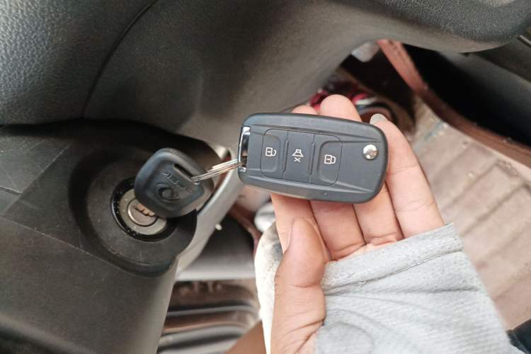 Used Dongfeng Fengon 330 2014 1.5L Manual Utility Version DK15