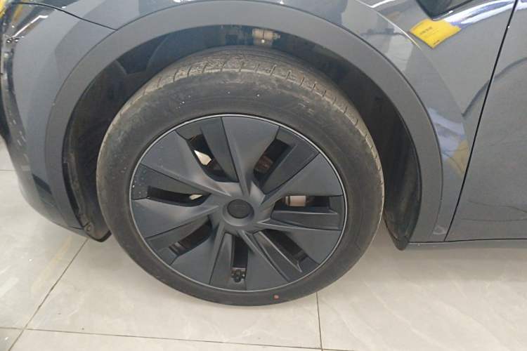 Used Tesla Model Y 2024 Long-Range All-Wheel-Drive Version