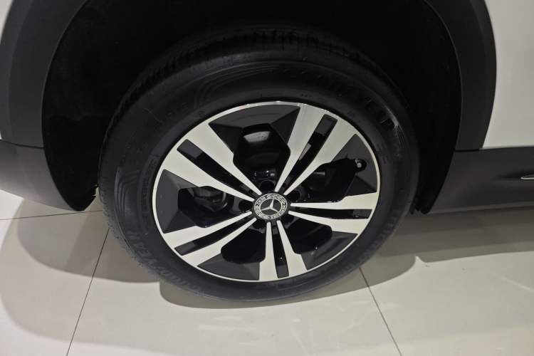 Used Mercedes-Benz GLB 2024 GLB 200 Dynamic Edition Exterior 5