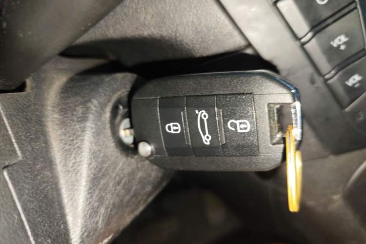 Used Peugeot 301 2014 1.6L Automatic Comfort Edition
