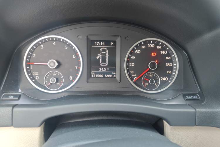 Used Volkswagen Tiguan 2010 1.8 TSI Automatic Two-Wheel Drive Urban Edition Instrument Cluster