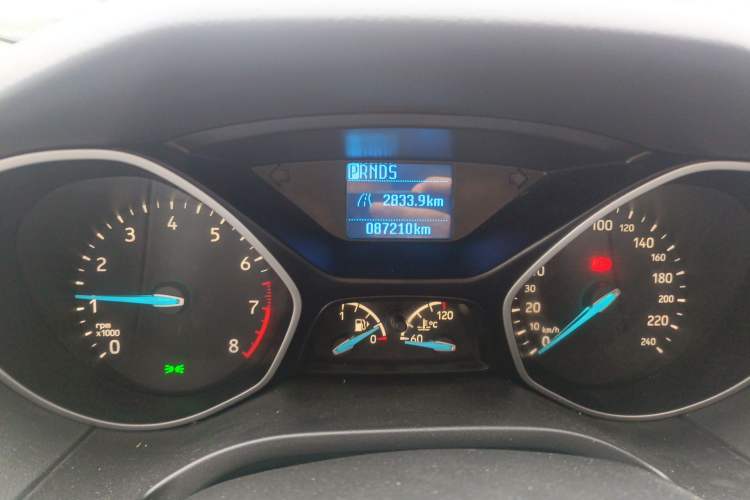 Used Ford Focus 2015 Sedan 1.6L Automatic Comfort Model Odometer Close Up