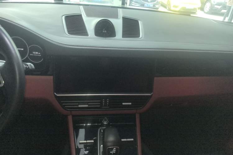 Used Porsche Cayenne E-Hybrid 2019 Cayenne E-Hybrid 2.0T Audio And AC Panel