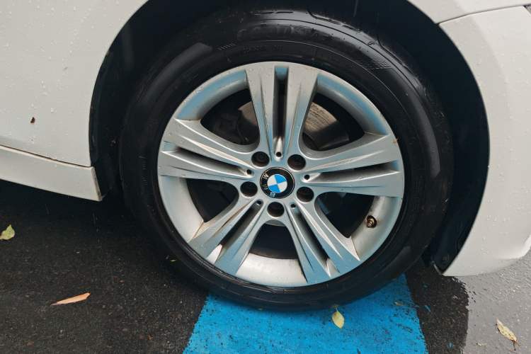 Used BMW 3 Series 2015 328i Sport Design Package Right Front Wheel Hub