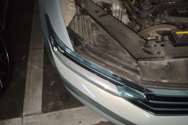 Used Volkswagen Magotan 2018 330TSI DSG Luxury Model Right Front Headlight