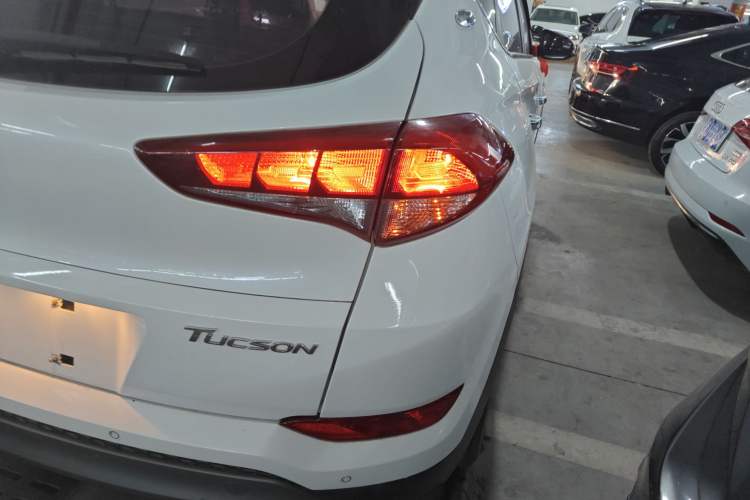 Used Hyundai Tucson 2018 1.6T Dual-Clutch Two-Wheel Drive 15th Anniversary Special Edition
