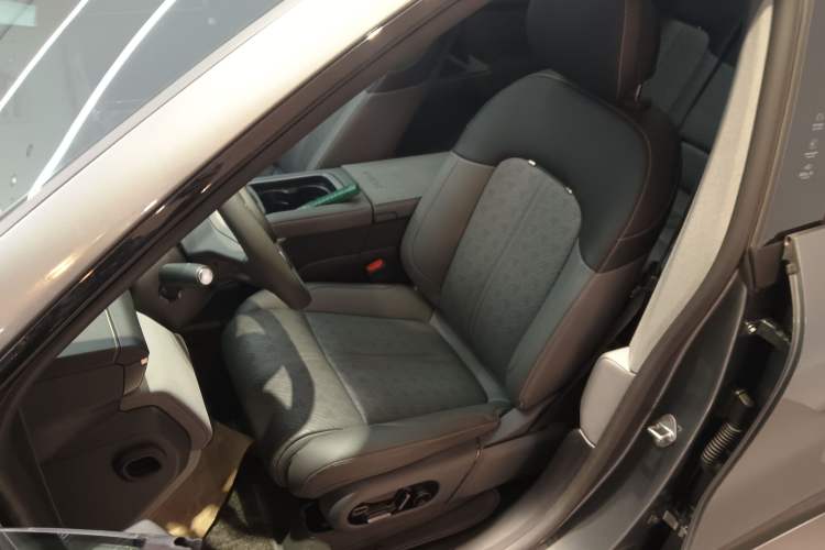 Used Zeekr 7X 2025 100kWh Long-Range All-Wheel Drive Intelligent Driving Version
