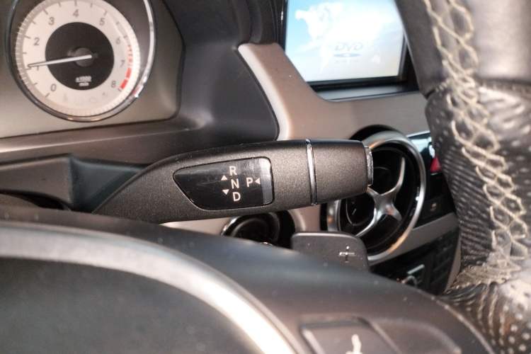 Used Mercedes-Benz GLK-Class 2013 GLK 300 4MATIC Dynamic Sunroof Model
