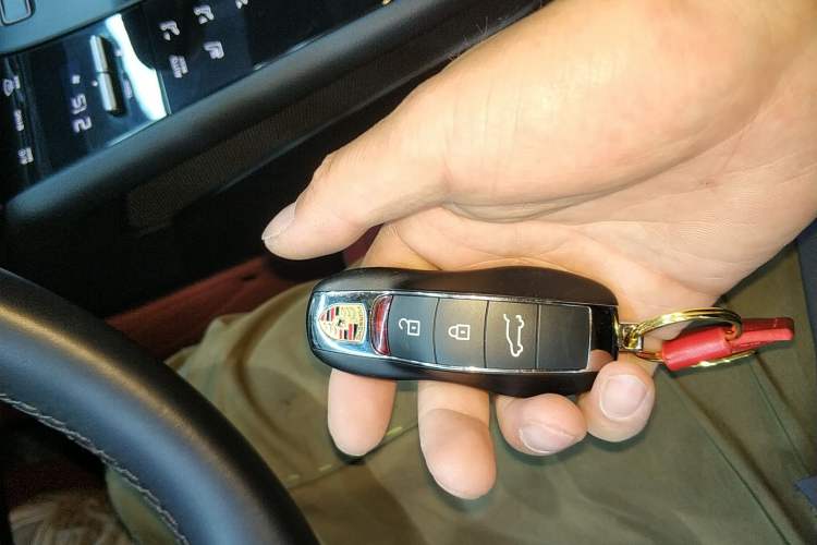 Used Porsche Macan 2023 Macan 2.0T Vehicle Key