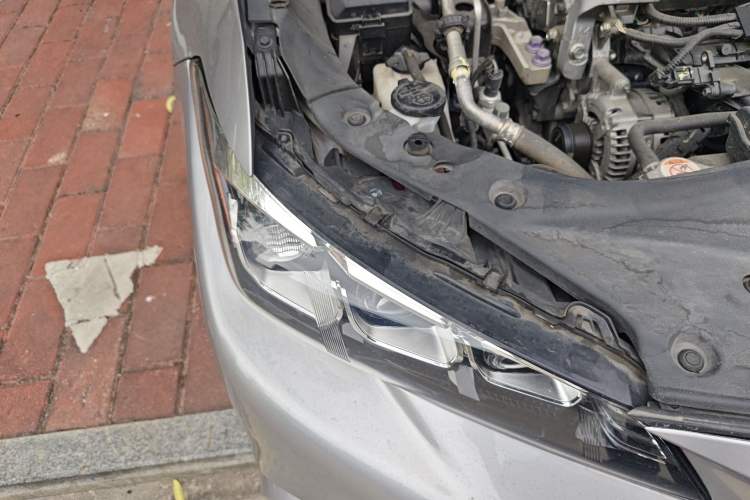 Used Toyota Avalon 2019 2.0L XLE Premium Edition China VI Right Front Headlight